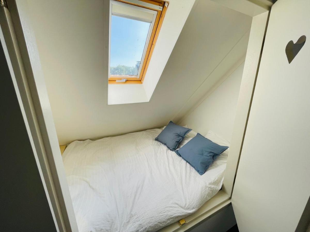 Vakantiehuis Aan Het Water In Friesland Sint Nicolaasga Ngoại thất bức ảnh